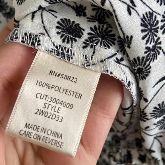 Max Studio Women Boho Chic Black White Oversized Floral Blouse w/ Puffy Sleeves - Picture 6 of 9